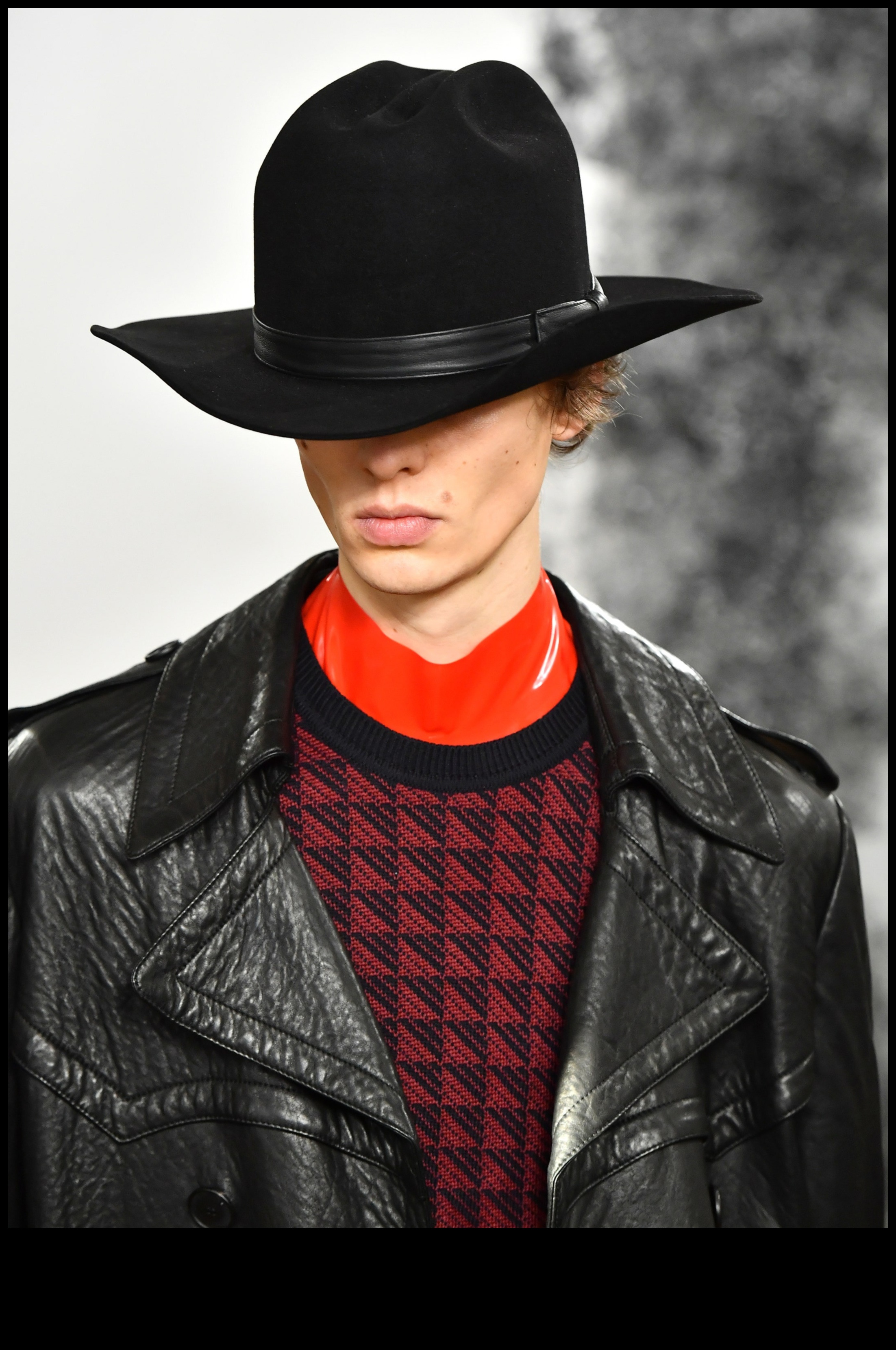 عجائب يمكن ارتداؤها: ملابس وإكسسوارات أنيقة للرجل العصري