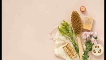 مستقبل الأدوات المستدامة: التنقل بين الخيارات الصديقة للبيئة في أدوات التجميل