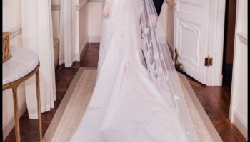 تصميم ملحمي: إتقان ملابس الزفاف